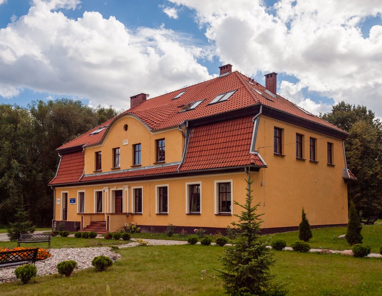 Dwór w Różewcu