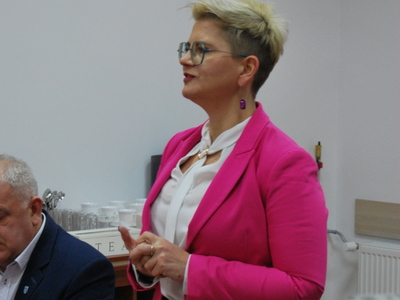 na zdjęciu Alicja Rymszewicz podczas przemowy 