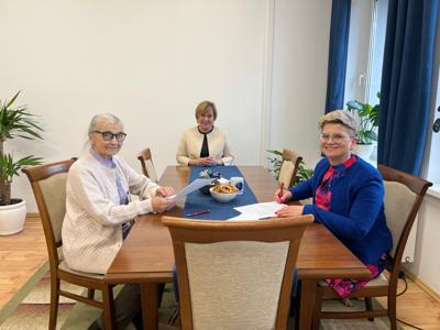 Starosta Węgorzewski Alicja Rymszewicz, Barbara Grąziewicz- Chludzińska oraz Naczelnik Wydziału Geodezji i Nieruchomości Alicja Józefowicz.