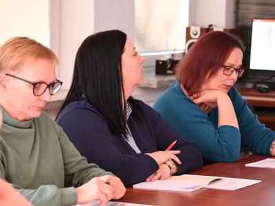 na zdjęciu Pani Urszula Siniuk i Pani Marlena Jusis oraz Małgorzata Piskorz