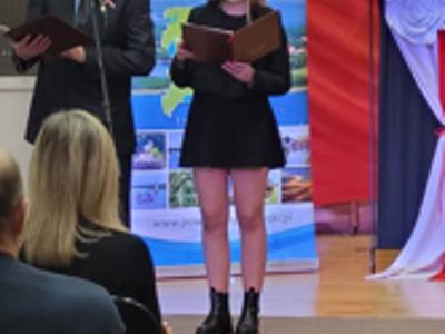 na zdjęciu prowadząby wydarzenie