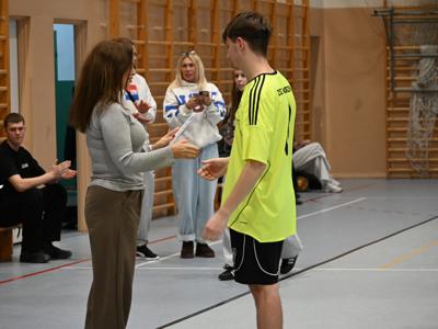 na zdjęciu zawodnicy na wręczeniu nagród