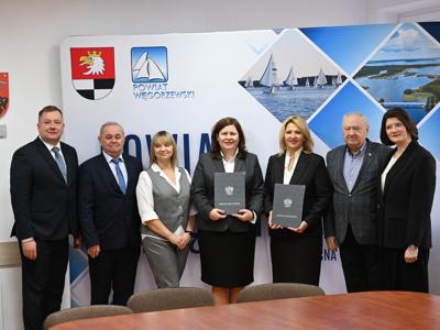 zdjęcie z podpisania listu intencyjnego