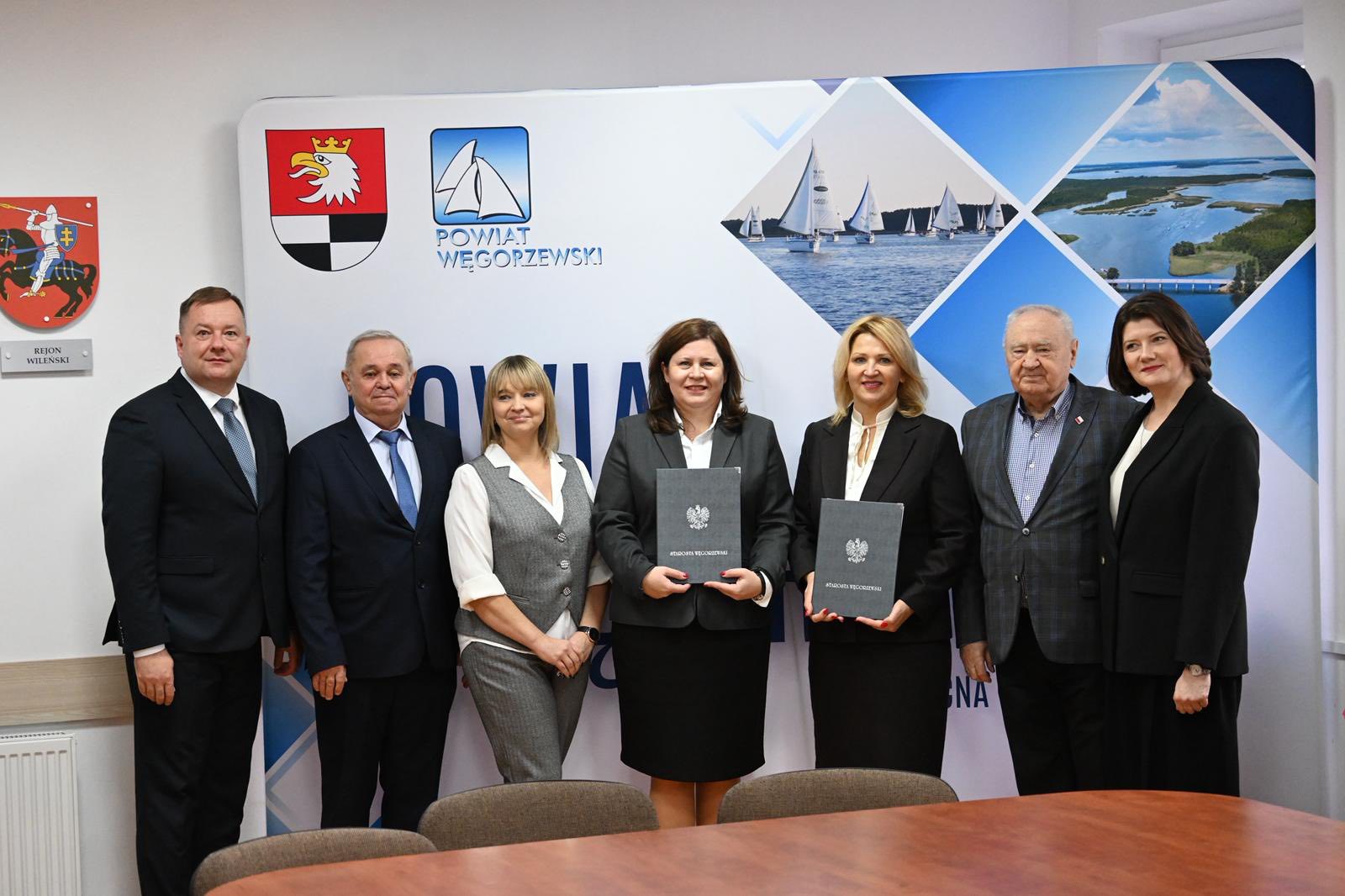 zdjęcie z podpisania listu intencyjnego