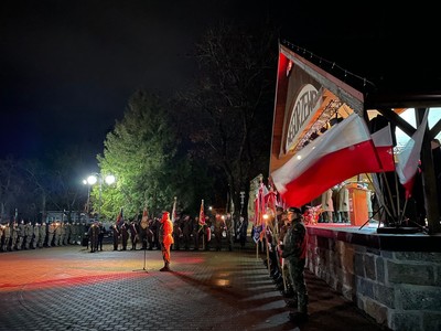 Uroczyste obchody 104. rocznicy odzyskania Niepodległości przez Polskę na Placu Wolności w Węgorzewie
