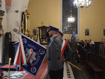 Uroczyste obchody 104. rocznicy odzyskania Niepodległości przez Polskę podczas Mszy Świętej