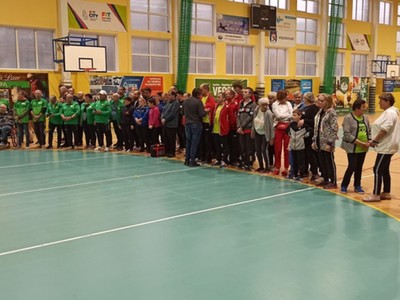 zdjęcie grupowe zawodników podczas Integracyjnego Turnieju Boccia