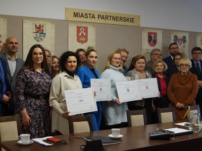 zdjęcie grupowe wszystkich uczestników spotkania