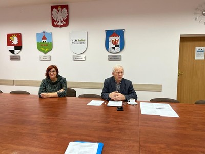 Krzysztof  – Zastępca Rzecznika Praw Osób Starszych Województwa Warmińsko – Mazurskiego oraz Teresa Bryżys pracownik Starostwa.