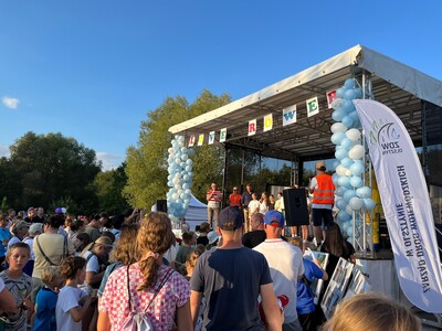 na zdjęciu scena