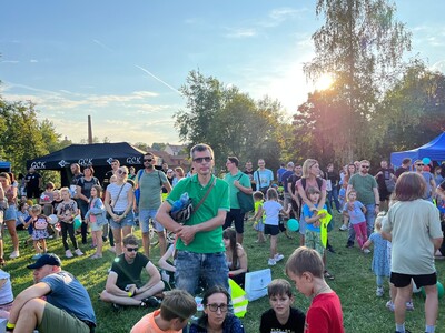 na zdjęciu uczestnicy pikniku