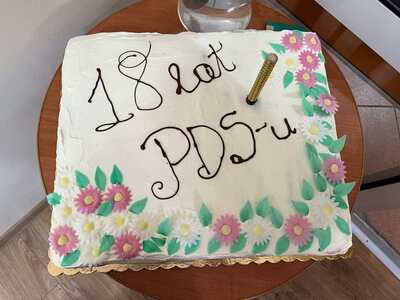 tort z napisem 18 lat PDS-u