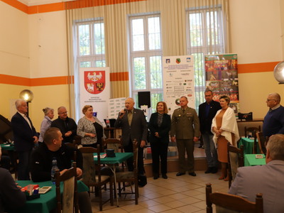 na zdjęciu wszyscy zaproszeni goście, głos zabiera Pan Wiesław Pietrzak 