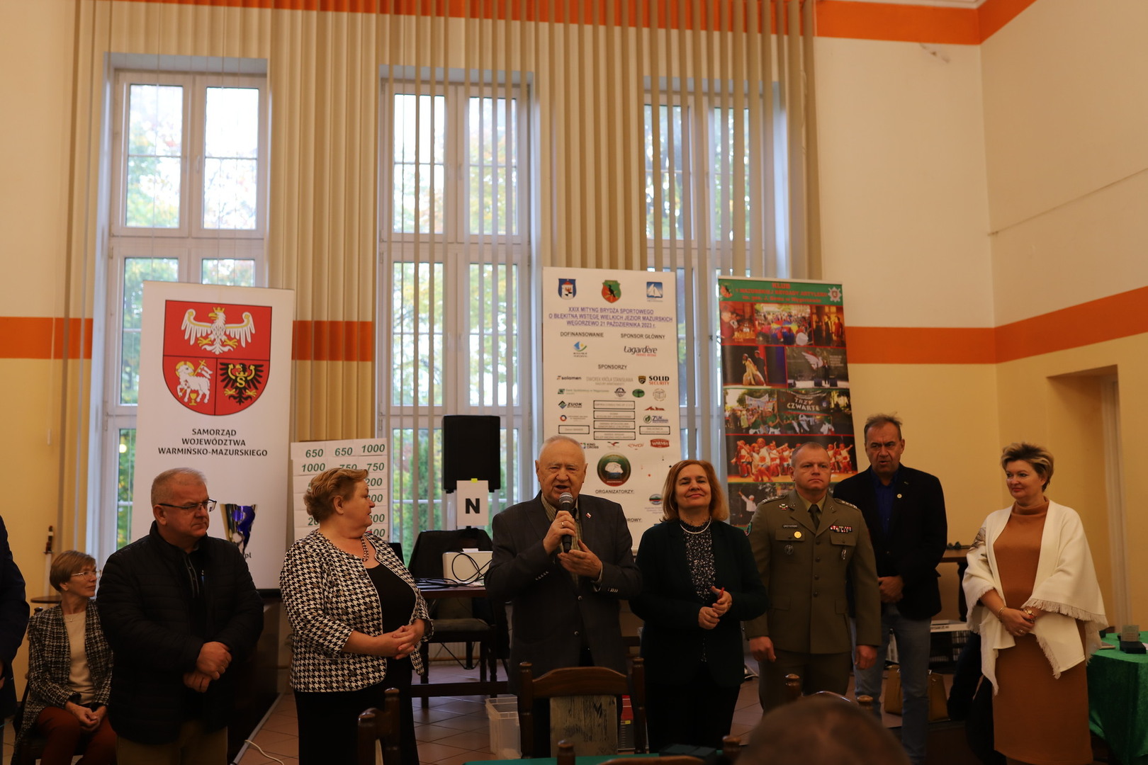 na zdjęciu wszyscy zaproszeni goście, głos zabiera Pan Wiesław Pietrzak
