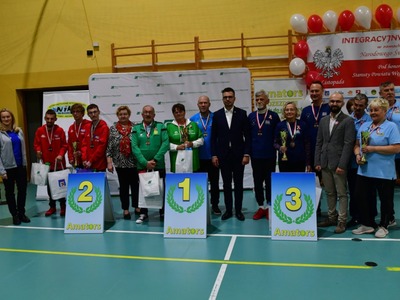 na zdjęciu zwycięzcy turnieju