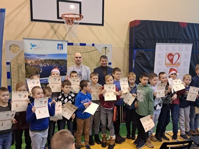 uczestnicy turnieju po rozdaniu nagród
