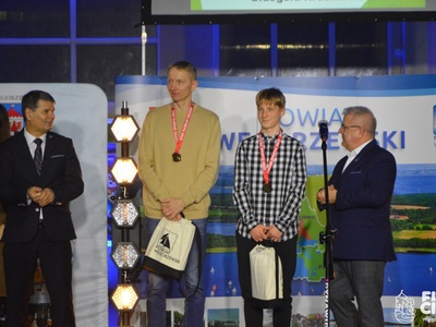 na zdjęciu wyróżnieni zawodnicy