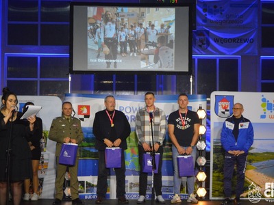 na zdjęciu wyróżnieni zawodnicy