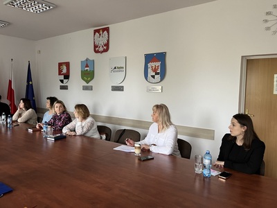 członkowie Zespołu ds. Ekonomii Społecznej w Powiecie Węgorzewskim podczas posiedzenia 
