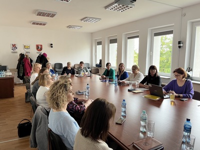 członkowie Zespołu ds. Ekonomii Społecznej w Powiecie Węgorzewskim podczas posiedzenia 