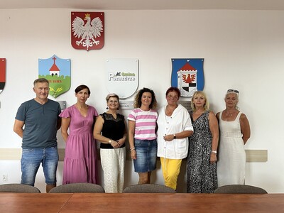 grupowe zdjęcie członków Rady Działalności Pożytku Publicznego Powiatu Węgorzewskiego