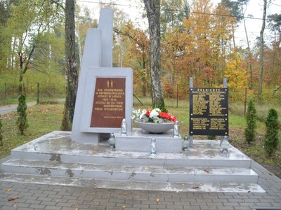 pomnik upamiętniający obywateli polskich poległych w obronie ojczyzny w latach 1939-1945.