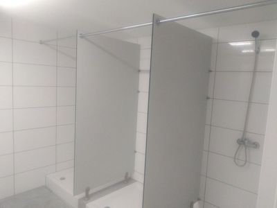 zdjęcie kabin prysznicowych 