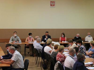 uczestnicy XXVIII sesji Rady Gminy Brzeziny