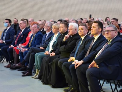 goście na hali