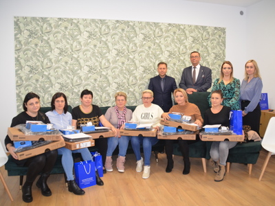 obecni na przekazaniu sprzętu