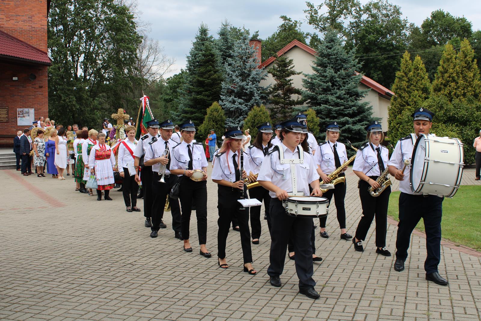 korowód dożynkowy