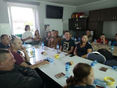 Zdjęcie przedstawiające osoby uczestniczące w szkoleniu.