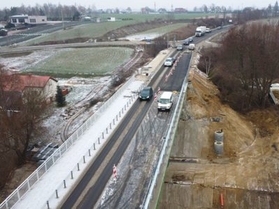 Zdjęcie przedstawiające remont mostu w Lądzie
