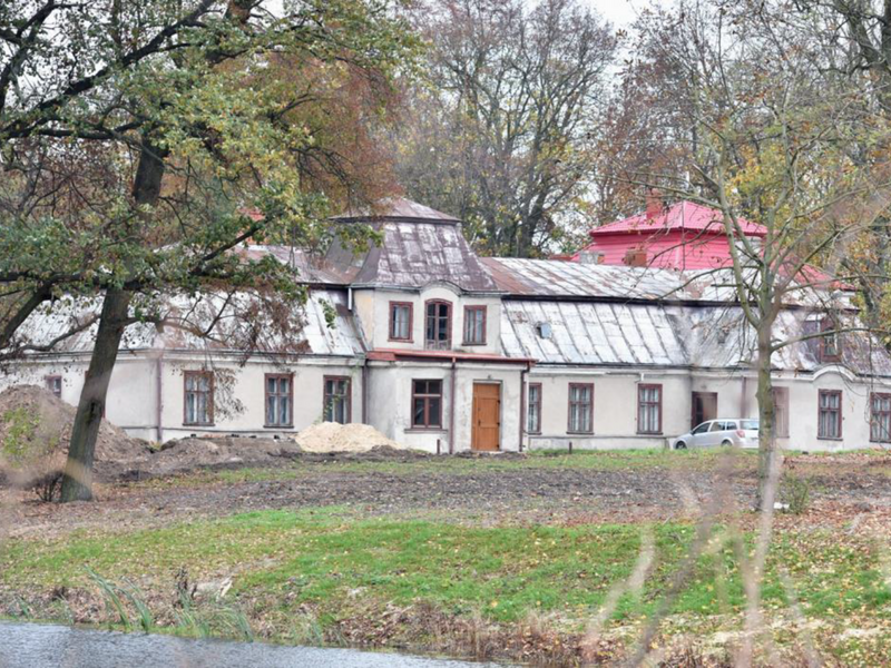 Pałac w zespole pałacowo-parkowym w Sokołowie 