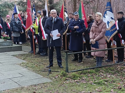 Obchody 85. Rocznicy Rozstrzelania Mieszkańców Gostynina i Ziemi Gostynińskiej w Woli Łąckiej przez Niemców