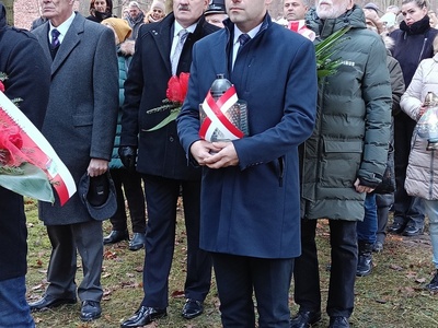 Obchody 85. Rocznicy Rozstrzelania Mieszkańców Gostynina i Ziemi Gostynińskiej w Woli Łąckiej przez Niemców