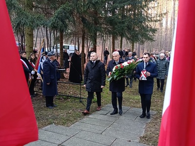 Obchody 85. Rocznicy Rozstrzelania Mieszkańców Gostynina i Ziemi Gostynińskiej w Woli Łąckiej przez Niemców