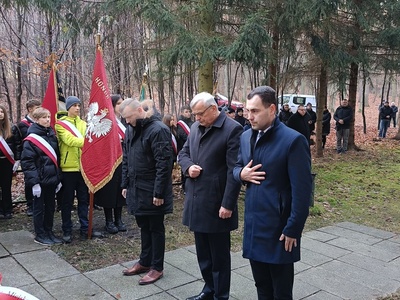 Obchody 85. Rocznicy Rozstrzelania Mieszkańców Gostynina i Ziemi Gostynińskiej w Woli Łąckiej przez Niemców