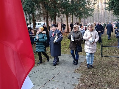 Obchody 85. Rocznicy Rozstrzelania Mieszkańców Gostynina i Ziemi Gostynińskiej w Woli Łąckiej przez Niemców