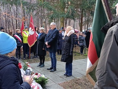 Obchody 85. Rocznicy Rozstrzelania Mieszkańców Gostynina i Ziemi Gostynińskiej w Woli Łąckiej przez Niemców