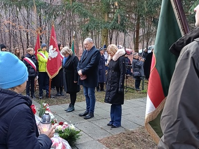 Obchody 85. Rocznicy Rozstrzelania Mieszkańców Gostynina i Ziemi Gostynińskiej w Woli Łąckiej przez Niemców