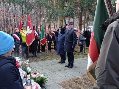 Obchody 85. Rocznicy Rozstrzelania Mieszkańców Gostynina i Ziemi Gostynińskiej w Woli Łąckiej przez Niemców