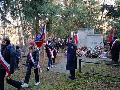Obchody 85. Rocznicy Rozstrzelania Mieszkańców Gostynina i Ziemi Gostynińskiej w Woli Łąckiej przez Niemców