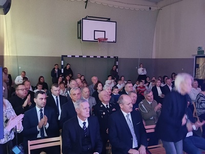 Obchody 85. Rocznicy Rozstrzelania Mieszkańców Gostynina i Ziemi Gostynińskiej w Woli Łąckiej przez Niemców