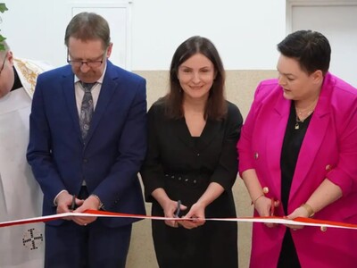 Uroczyste otwarcie nowej części Szkoły Podstawowej w Emilianowie.