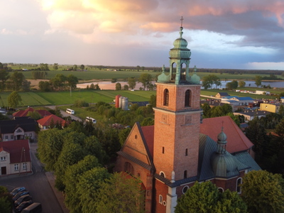 Kościół parafialny pod wezwaniem świętego Jerzego i świętej Jadwigi w Kłecku