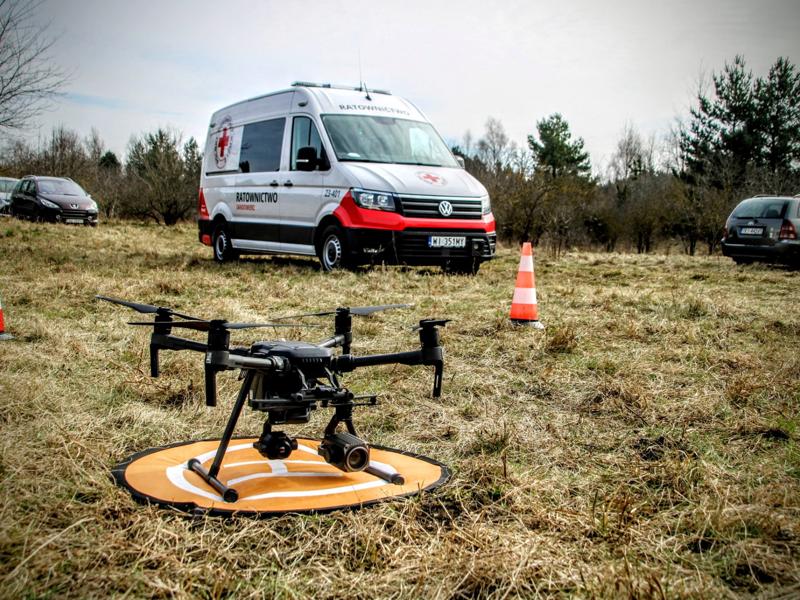 Zdjęcie przedstawiające drona ratowniczwego Źródło, dron.edu.pl