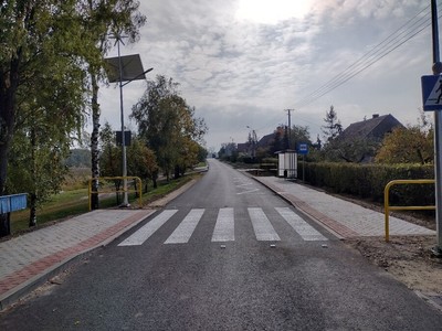 Droga gminna GNR 283018P w miejscowości Biskupice