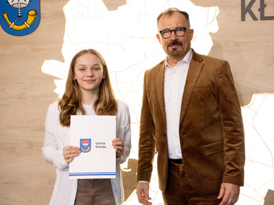 Burmistrz Gminy Kłecko Wręcza stypendium sportowe 