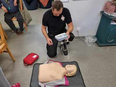 instruktarz pierwszej pomocy w DDPS + obsługa AED